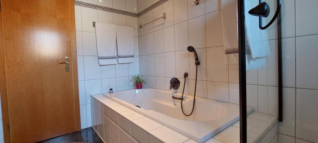 Ferienwohnung Odenwaldblick Momlingen Bagian luar foto